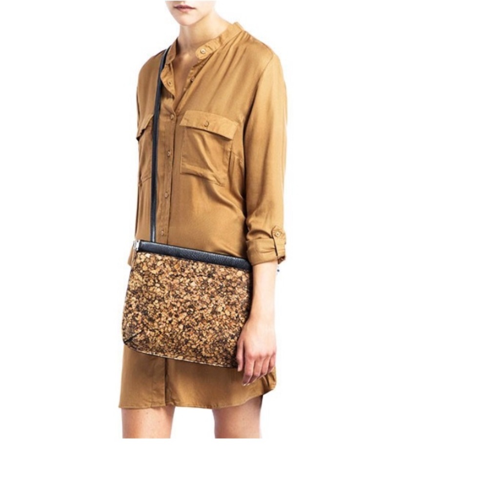 EUC The Ohara by MATT & NAT is a medium sized crossbody bag